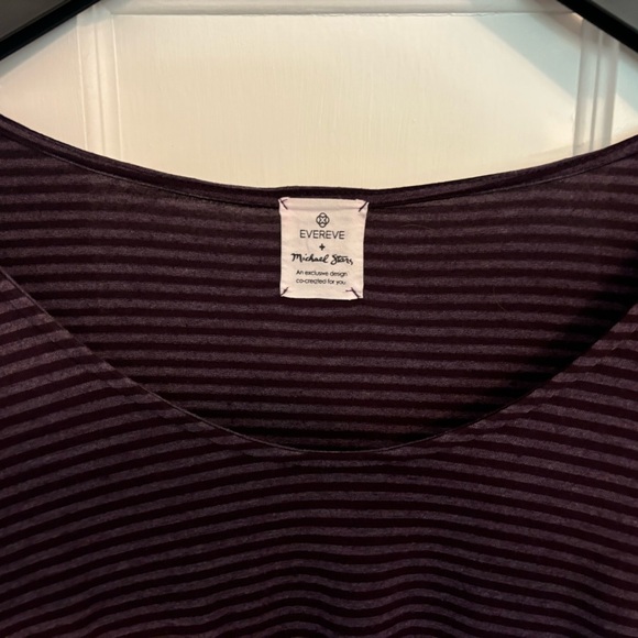 Evereve purple striped long sleeve t shirt with scoop neck in size large - Picture 3 of 4
